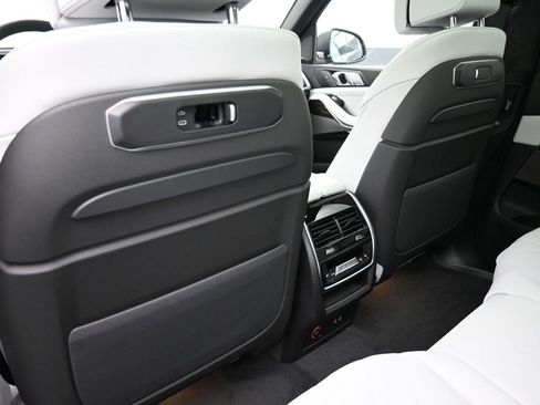 New 2026 BMW X7 xDrive40i image 21