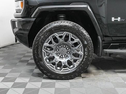 New 2025 GMC Hummer EV 3X w/ LPO, Illumination Package image 22
