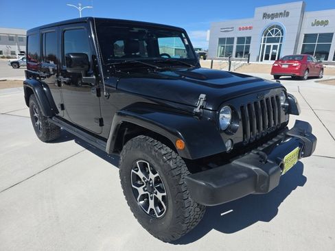 Used 2015 Jeep Wrangler Unlimited Sahara image 3