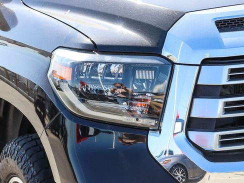 Used 2021 Toyota Tundra Limited w/ Limited Premium Package AWD/4WD image 10