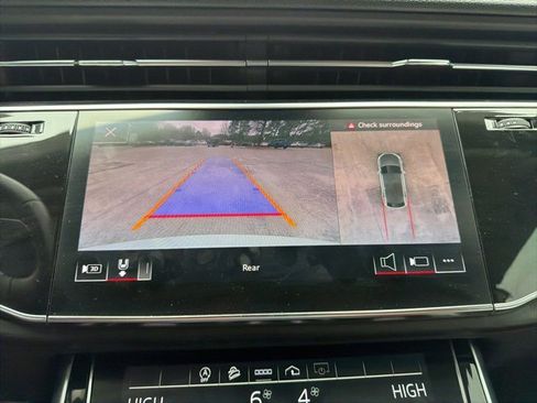 Used 2022 Audi Q8 Premium Plus image 16