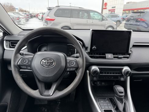 Used 2023 Toyota RAV4 LE image 12