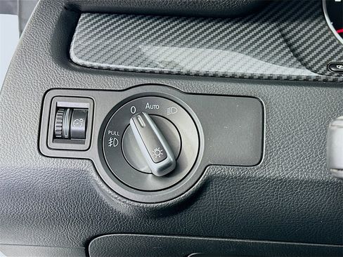 Used 2017 Volkswagen CC R-Line Executive image 10