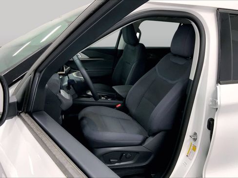 New 2026 Ford Explorer Active RWD image 8
