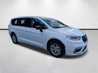 Used 2024 Chrysler Pacifica Touring-L FWD video 1