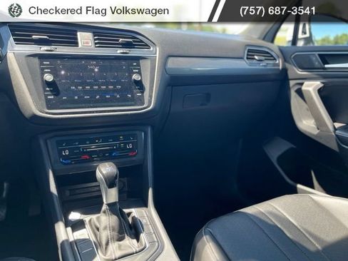 Used 2022 Volkswagen Tiguan SE FWD image 30