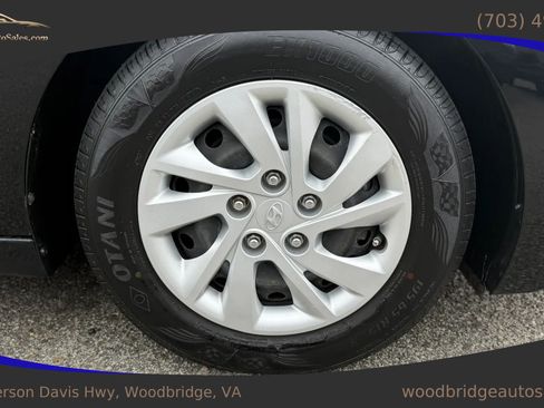 Used 2019 Hyundai Elantra SE w/ Cargo Package FWD image 34