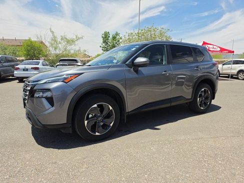 Certified 2024 Nissan Rogue SV FWD image 24