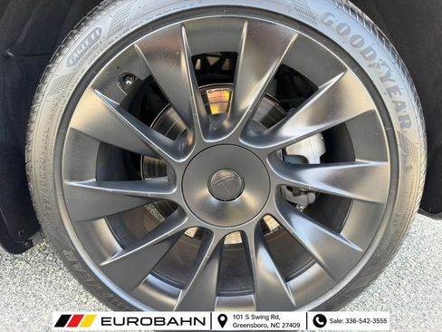 Used 2023 Tesla Model Y Long Range AWD/4WD image 25