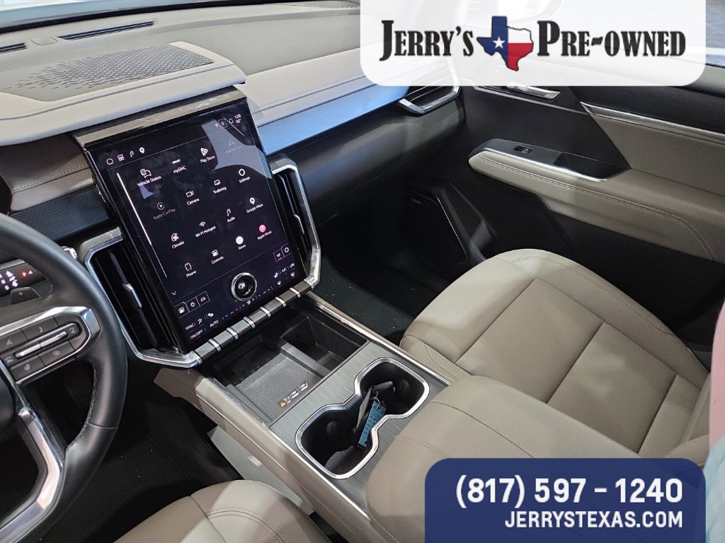 Used 2026 GMC Acadia Elevation w/ Elevation Premium Package FWD image 12