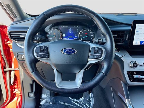 Used 2021 Ford Explorer XLT w/ Equipment Group 202A image 11