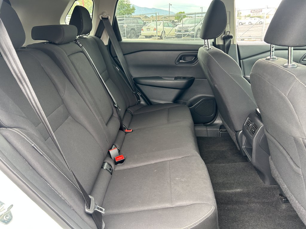 Used 2024 Nissan Rogue S FWD image 29