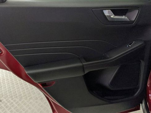 Used 2021 Ford Escape SE w/ SE Sport Appearance Package FWD image 38