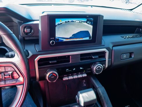 Used 2025 Toyota Tacoma SR image 19
