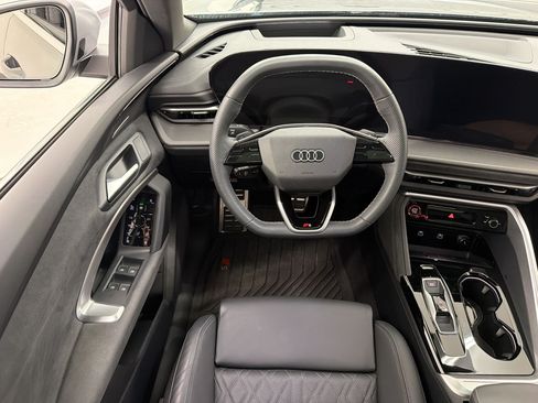 Used 2025 Audi SQ5 Prestige AWD/4WD image 30