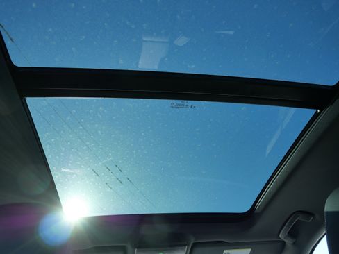 New 2026 Volkswagen Tiguan SE R-Line image 8