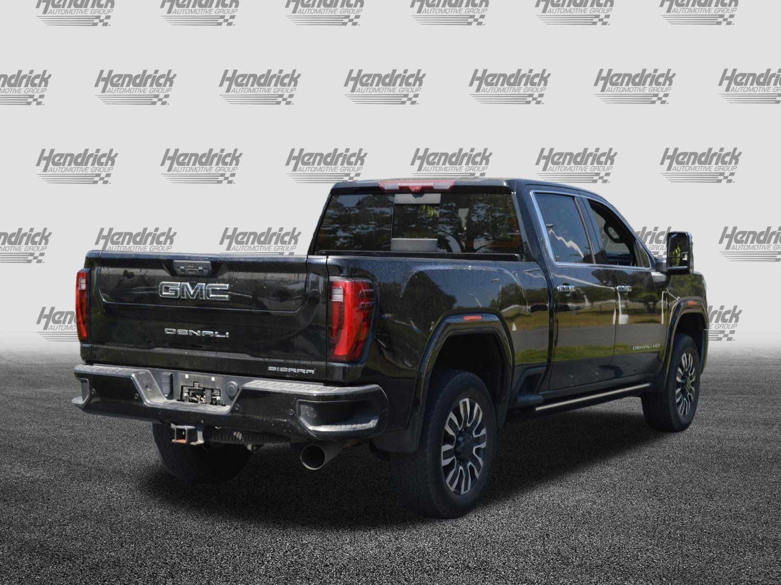 Used 2024 GMC Sierra 2500 Denali Ultimate AWD/4WD image 11