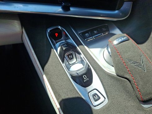 Used 2023 Chevrolet Corvette Stingray Premium Conv w/ Z51 Performance Package image 15