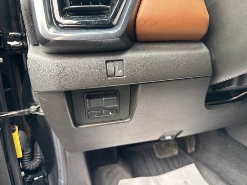 Used 2024 GMC Canyon AT4 image 19