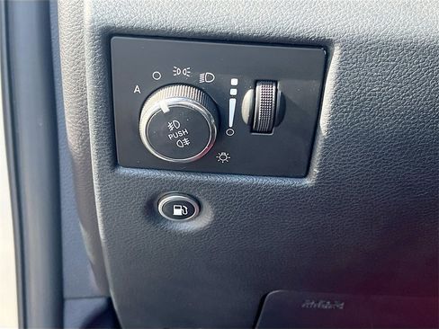 Used 2014 Jeep Grand Cherokee Overland w/ Advanced Technology Group image 10