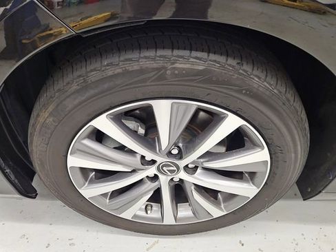 Used 2019 Lexus ES 350 image 10