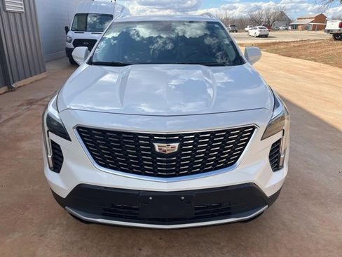 Used 2020 Cadillac XT4 Premium Luxury w/ Technology Package image 2