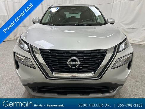 Used 2023 Nissan Rogue SV image 3