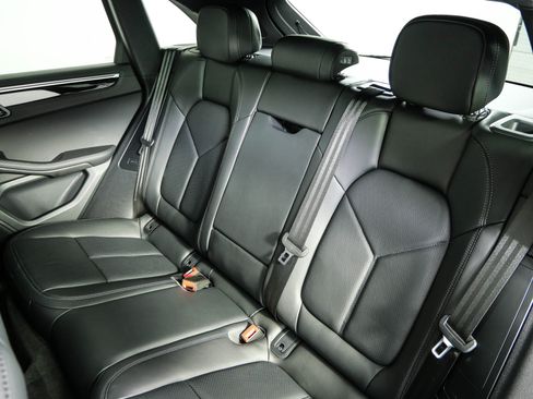 Certified 2023 Porsche Macan S AWD/4WD image 19