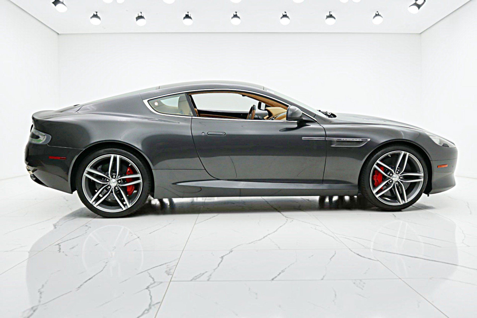 Used 2012 Aston Martin Virage Coupe RWD image 15