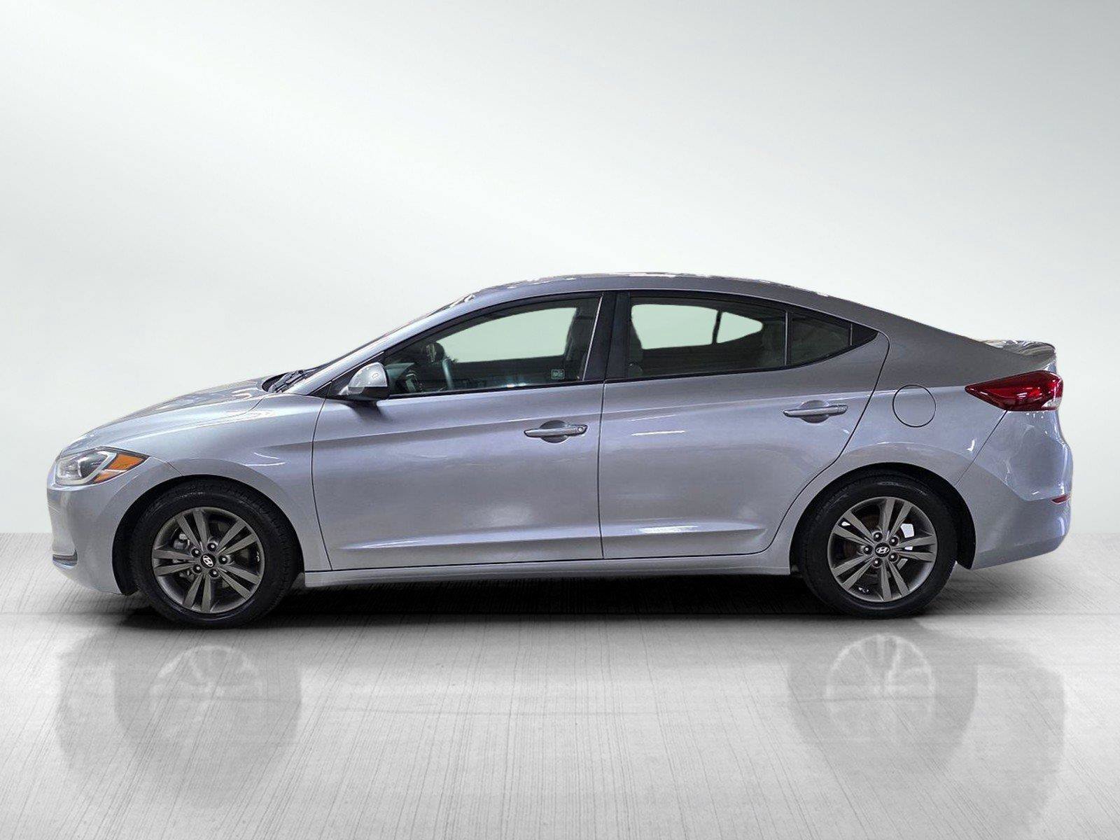 Used 2017 Hyundai Elantra SE FWD image 4