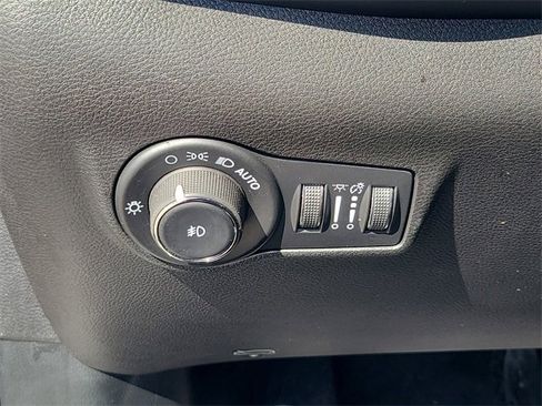 Used 2024 Jeep Compass Trailhawk image 24