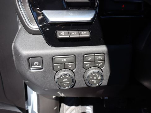 New 2026 Chevrolet Silverado 1500 LTZ w/ LTZ Premium Package AWD/4WD image 14