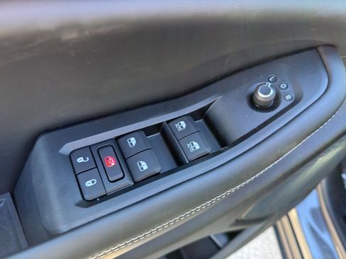 New 2025 Jeep Grand Cherokee Altitude AWD/4WD image 10