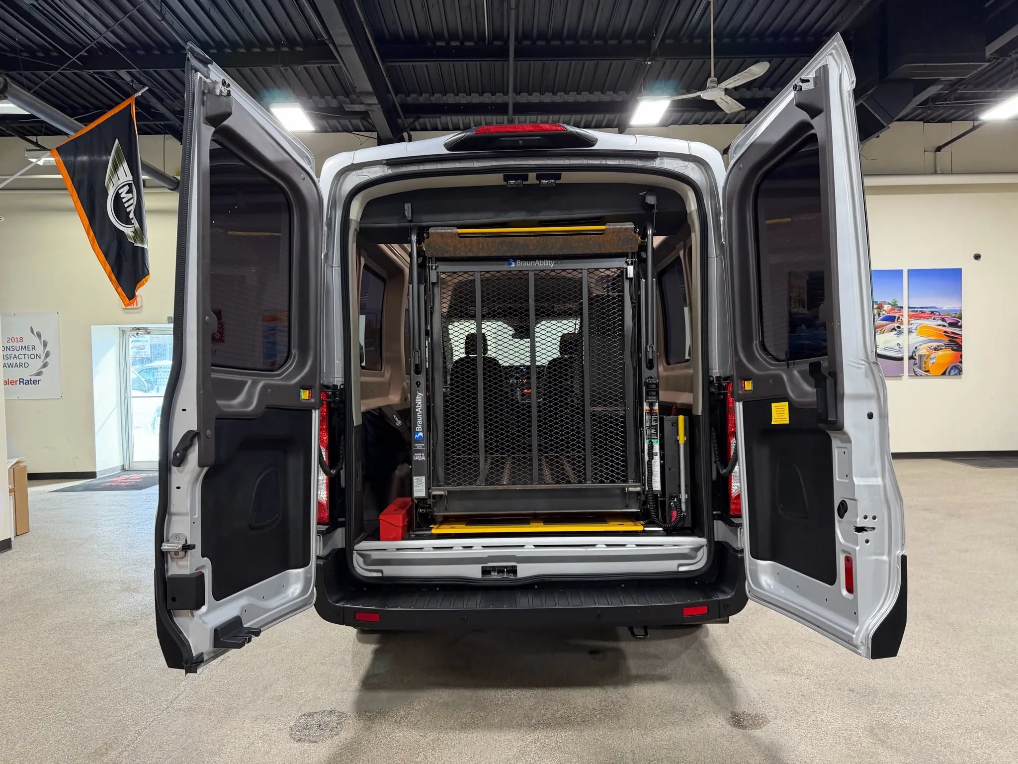 Used 2020 Ford Transit 250 Medium Roof RWD image 43