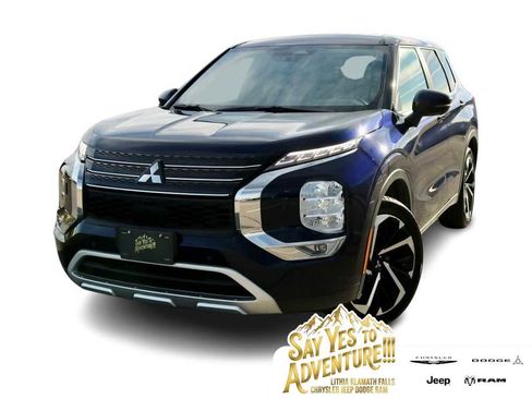 Used 2024 Mitsubishi Outlander SE image 1