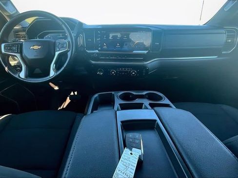 Used 2022 Chevrolet Silverado 1500 LT image 14