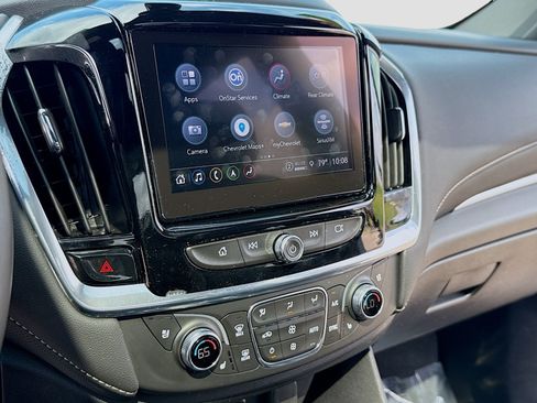 Used 2023 Chevrolet Traverse Premier AWD/4WD image 10