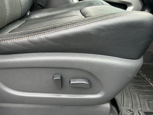 Used 2017 Nissan Titan SL AWD/4WD image 26
