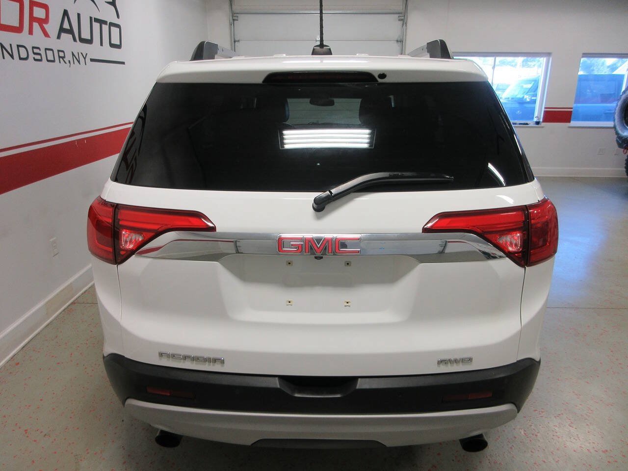 Used 2019 GMC Acadia SLT AWD/4WD image 13