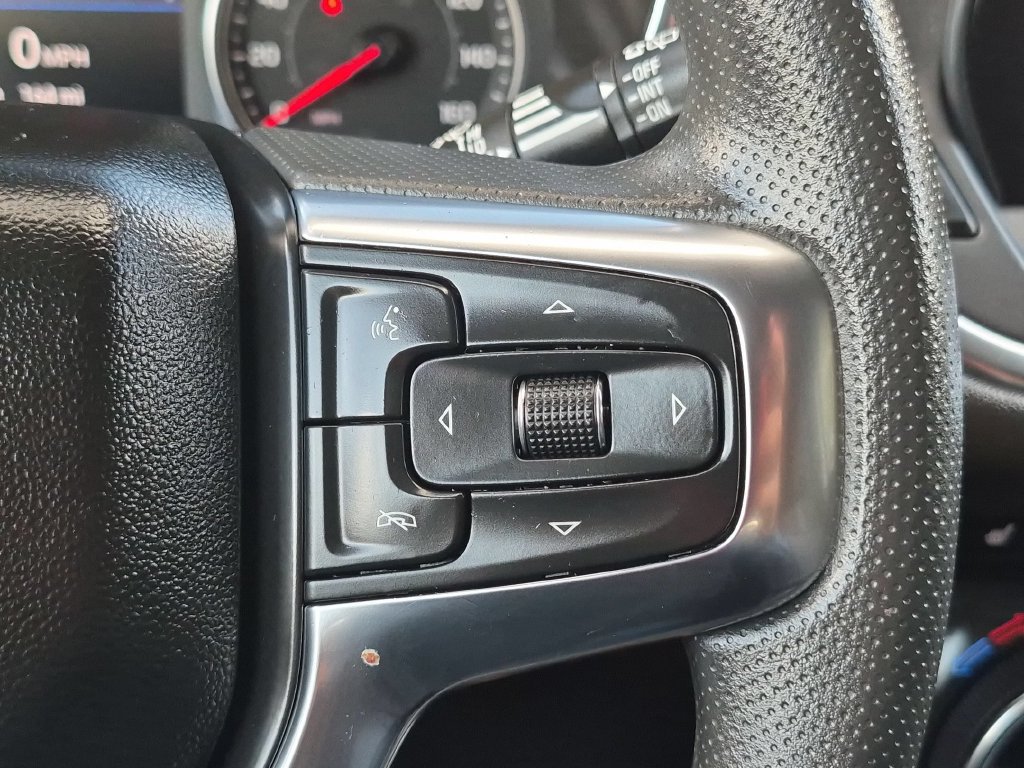 Used 2025 Chevrolet Blazer LT AWD/4WD image 19