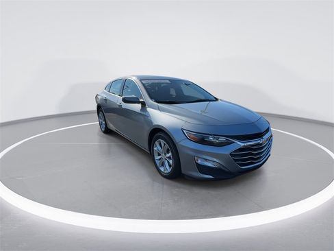 Used 2023 Chevrolet Malibu LT image 2
