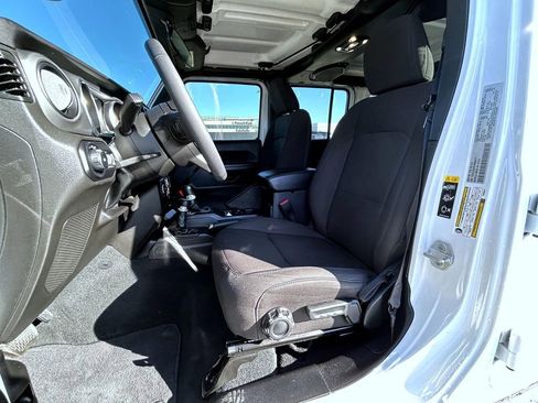Used 2023 Jeep Wrangler Unlimited Sport image 11