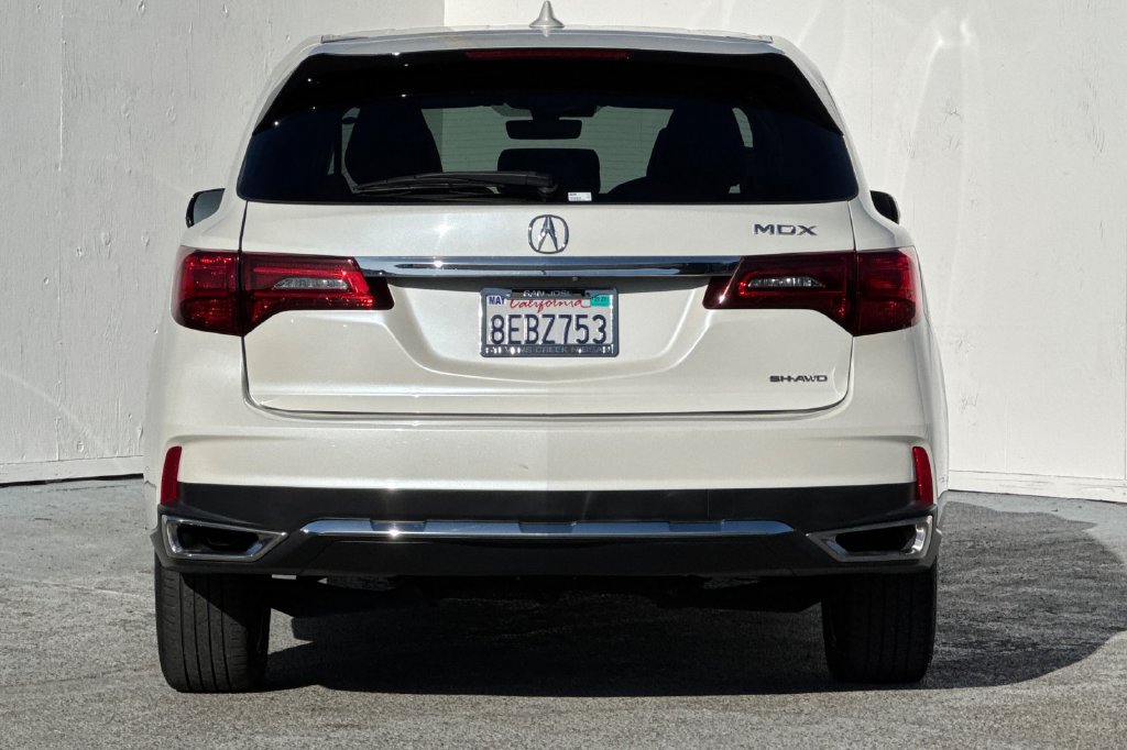 Used 2017 Acura MDX w/ Technology Package AWD/4WD image 4