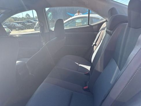 Used 2018 Toyota Corolla LE image 5