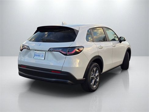 New 2026 Honda HR-V LX image 4