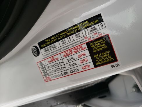 New 2025 Nissan Kicks Play S image 27