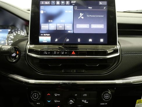 New 2026 Jeep Compass Latitude image 20