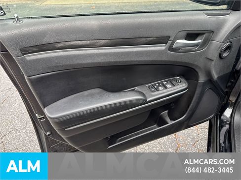 Used 2021 Chrysler 300 Touring L image 12