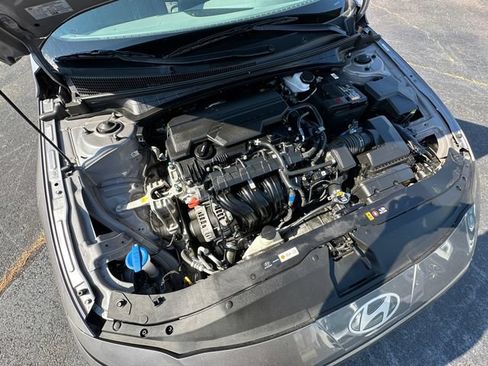 Used 2024 Hyundai Elantra SEL FWD image 31