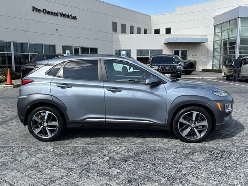 Used 2021 Hyundai Kona Limited FWD image 2